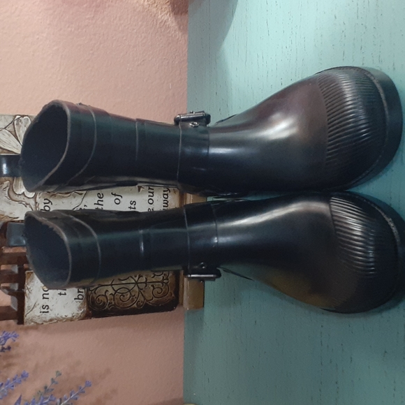 COACH RAIN BOOTS SZ 8